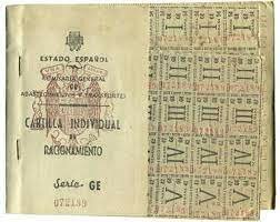 Comienzan el racionamiento y la autarquía económica.