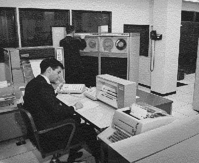 Lee began working on the XDS-940 computer with the Resource One group