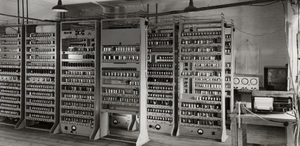 EDSAC - LARGE ELECTRONIC COMPUTER
