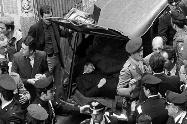 ALDO MORO UCCISO DALLE BRIGATE ROSSE