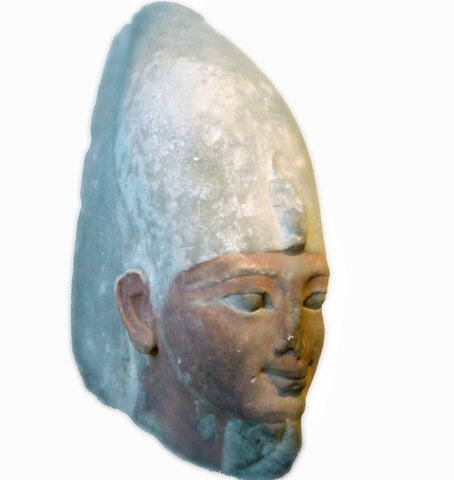 Los nomarcas de Tebas inician la reconquista de Egipto. Se autoproclaman faraones.