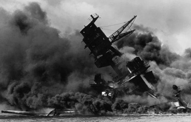 Ataque a Pearl Harbor.