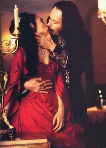 Dracula and Mina swear love
