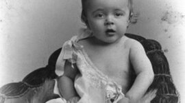 Timeline: September 19, 1991 - William Golding is born in, Saint Columb Minor, Cornwall, England to his parents Mildred and Alex Golding. His mother was a an active suffragette, who faught  strongly for women's rights. His father was a  Schoolmaster.