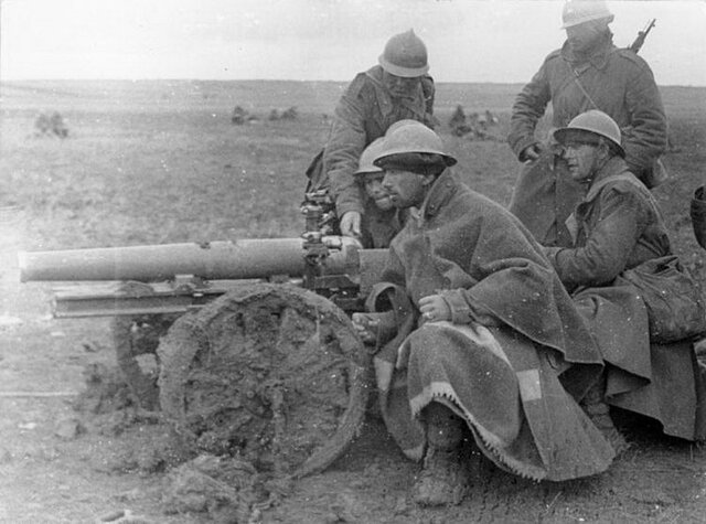 Las fuerzas republicanas derrotan a las tropas italianas en la batalla de Guadalajara