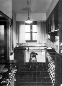 Las assembled kitchen-Cocina Americana