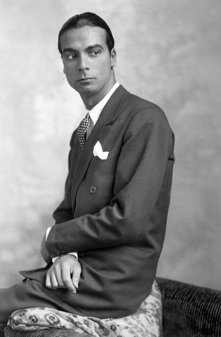CRISTÓBAL BALENCIAGA