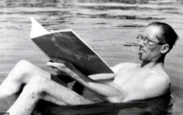 LE CORBUSIER