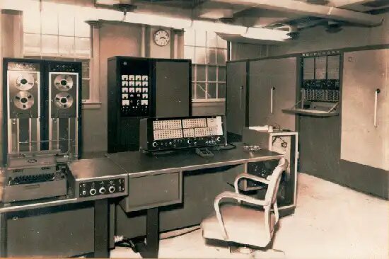 Tercera Generación: Circuitos Integrados (1964-1971)