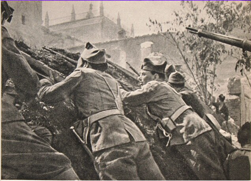 El general Francisco Franco decide destinar una importante parte de sus fuerzas para liberar a los rebeldes asediados en el Alcázar de Toledo. Franco concentra el poder entre los sublevados: es designado generalísimo y jefe del gobierno