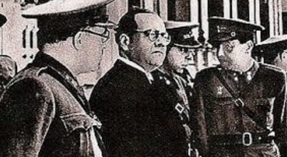 El gobierno de Negrín abandona Barcelona y se dirige a Figueras (Gerona) poco antes de que la capital catalana cayera en manos franquistas