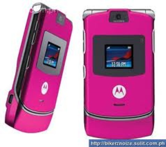 2004 super slim flip top phones introdduced by motorola