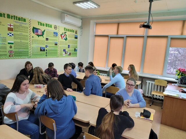 Розробка та обговорення концепції стилістики відеороликів