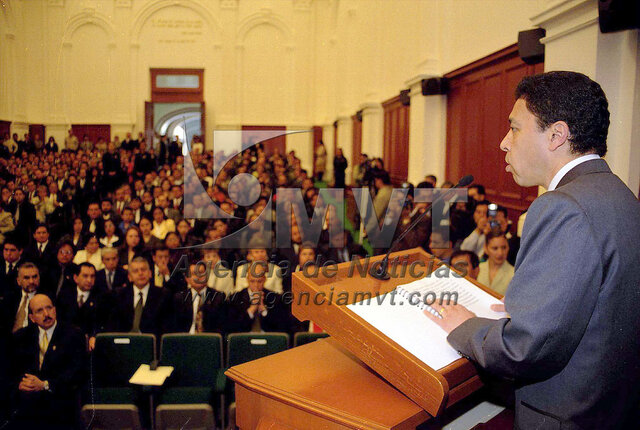 El M. en A. Uriel Galicia Hernández, rector de la UAEM.