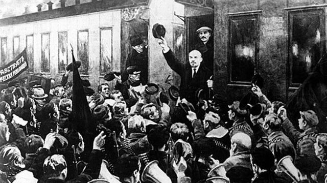 LENIN VUELVE A PETROGRADO