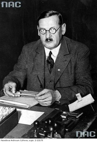 Party found and led by Anton Drexler