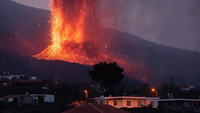 Fet climàtic: Erupciona el volcà de la Palma(Cumbre Vieja)