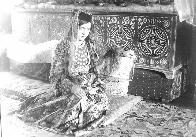 180 000 Crimean Tartars exiled