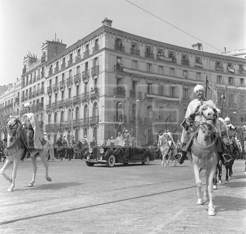 España reconoce la independencia de Marruecos
