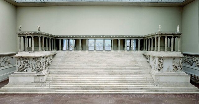 Altar de Zeus en Pérgamo, h. 164-156  a. C