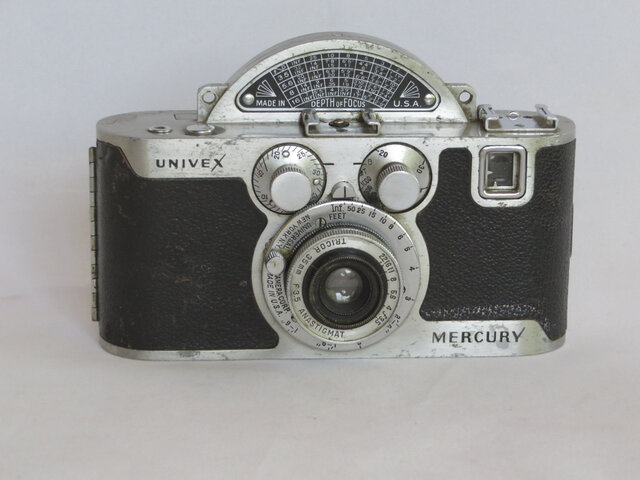 Mercury Univex: Media Luna.