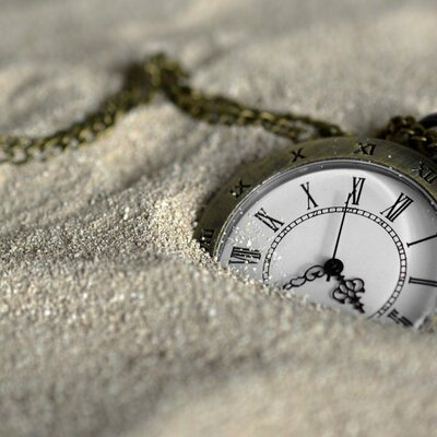 Timeline: Lógica a través del tiempo