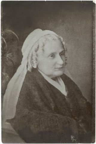 Lee marries Mary Anna Randolph Custis