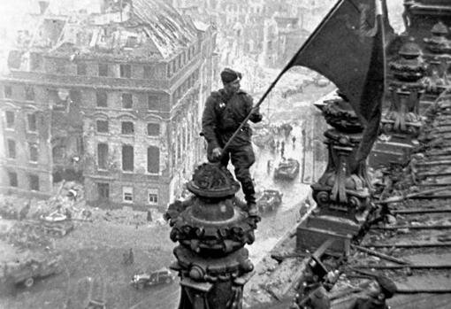 Ocupación de Berlín por parte de los soviéticos y suicidio de Hitler