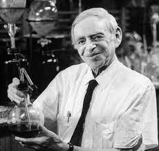 Casimir Funk (1912 d.C.).