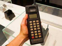 primer celular movil