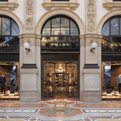 Timeline: История модного дома Prada