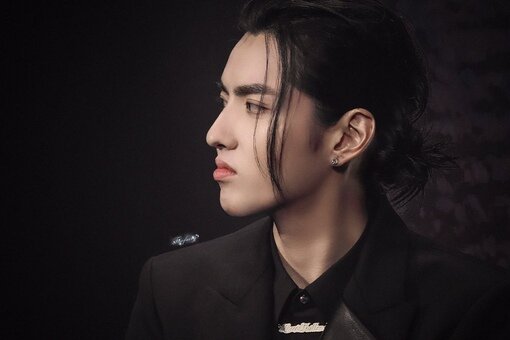 Первый скандал