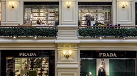 Timeline: Модный дом Prada