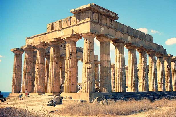 Colonizaciones .Nacimiento de las polis