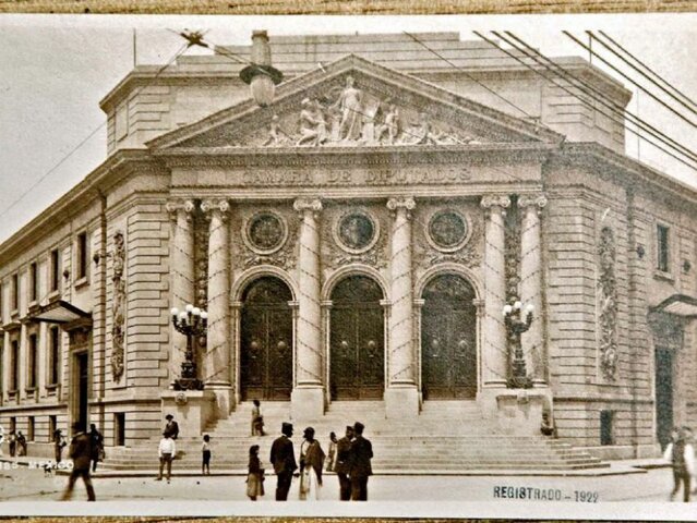 Disolución del poder Legislativo por Victoriano Huerta