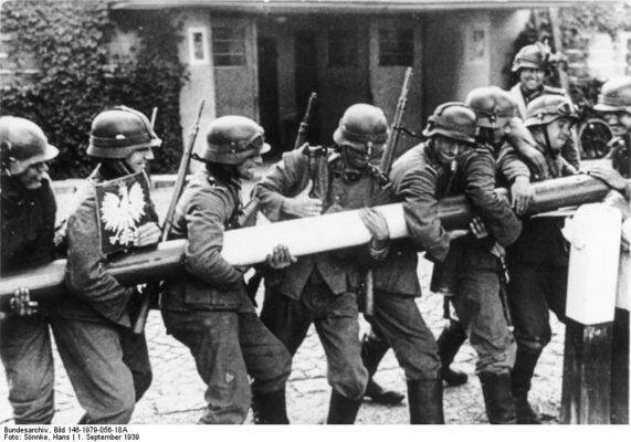 Inicio de la invasión de Polonia por parte de Alemania.