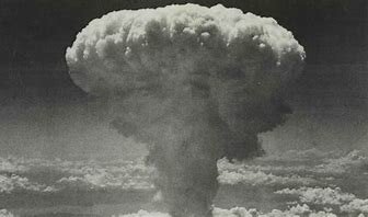 Bombas atómicas sobre Hiroshima y Nagasaki.