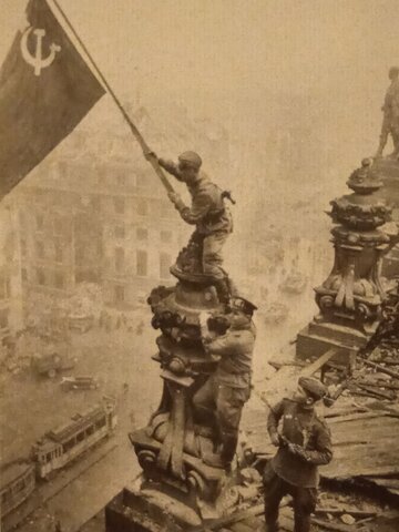 Ocupación de Berlín por parte de los soviéticos y suicidio de Hitler