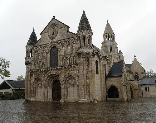 Catedral de San Pedro de Angulema
