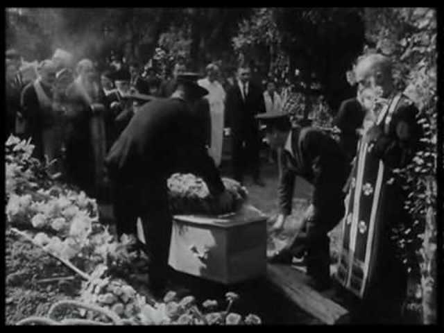 Felix Youssoupov dies.