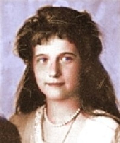 Anastasia born June 18, 1901 and murdered on July 17.1918