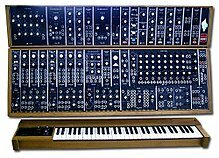 SINTETIZADOR MOOG