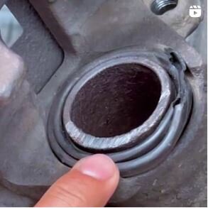 Fortuner frena con pistón