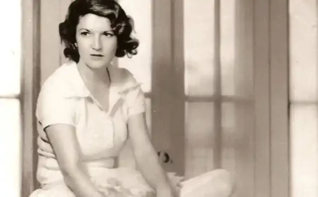 Zelda Fitzgerald Suffers a Mental Breakdown