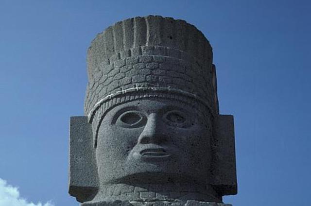 Toltec civization begins
