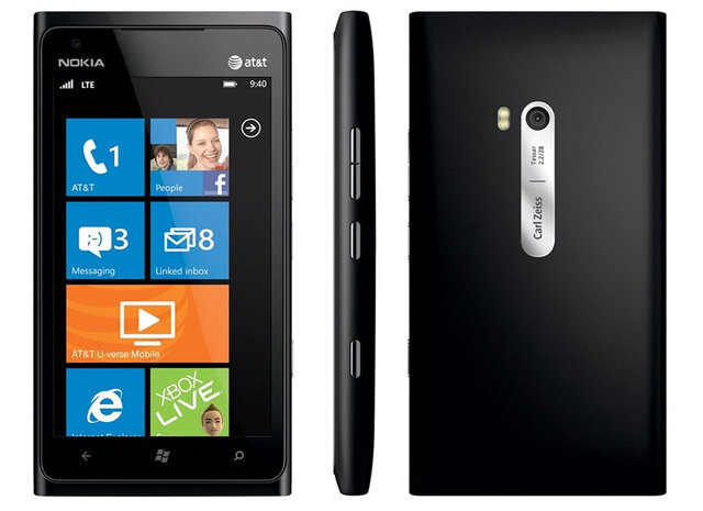 En 2011,Nokia lanzó su primer Windows Phone , el lumia 800.