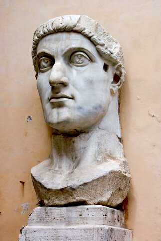 costantino sposta la capitale dell'impero a bisanzio