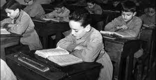 PROHIBICIÓ DE PARLAR EN CATALÀ EN PUBLIC