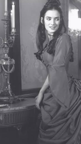 MINA ARRIVED TO CASTLE