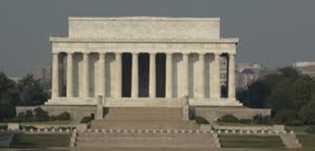 Lincoln Memorial is built to commemorate Abraham Lincoln.